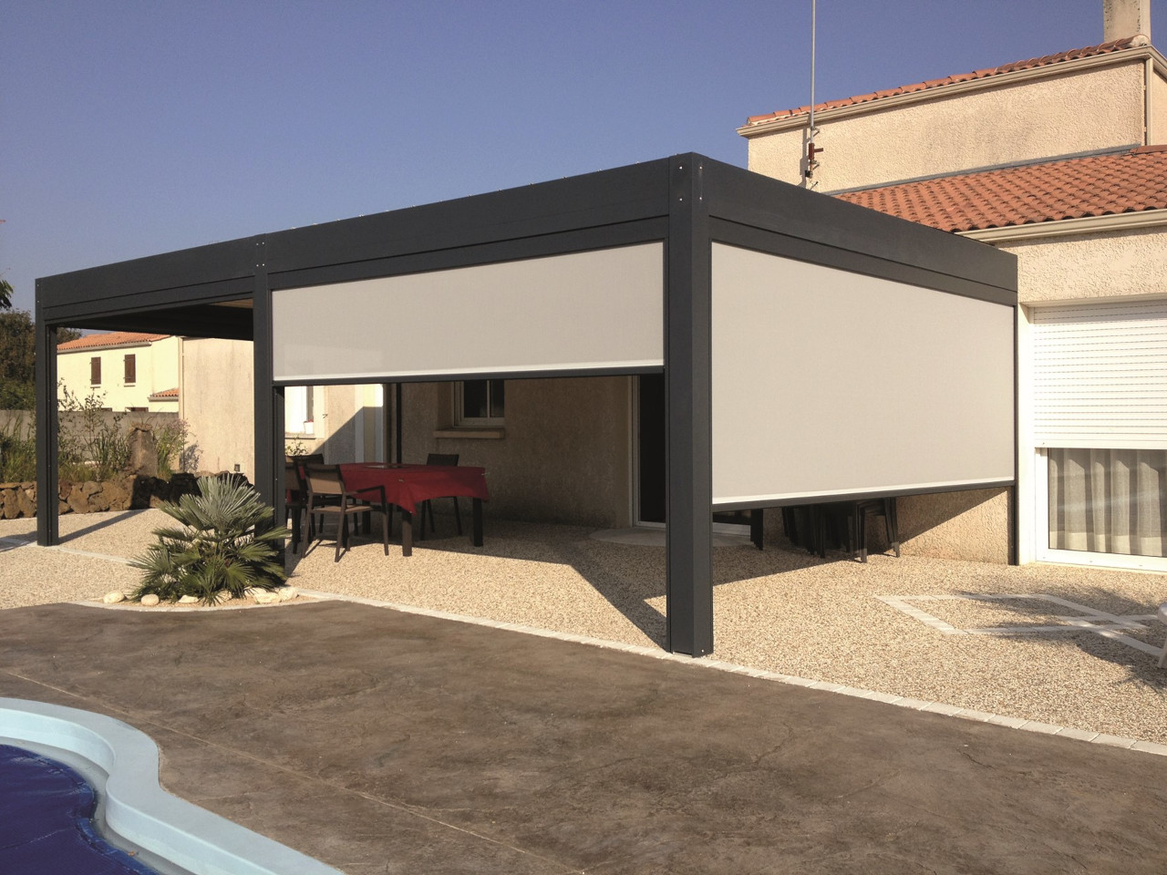 pergola bioclimatique eurocom store